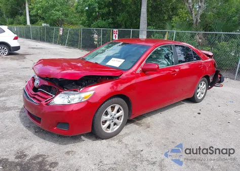 2011 Toyota Camry Le z USA, uszkodzony, nr VIN 4T1BF3EKXBU681360